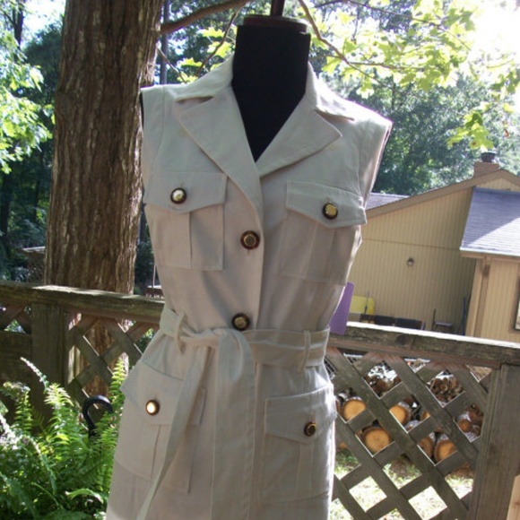 Meet your Posher, Janet - Picture 4 of 5